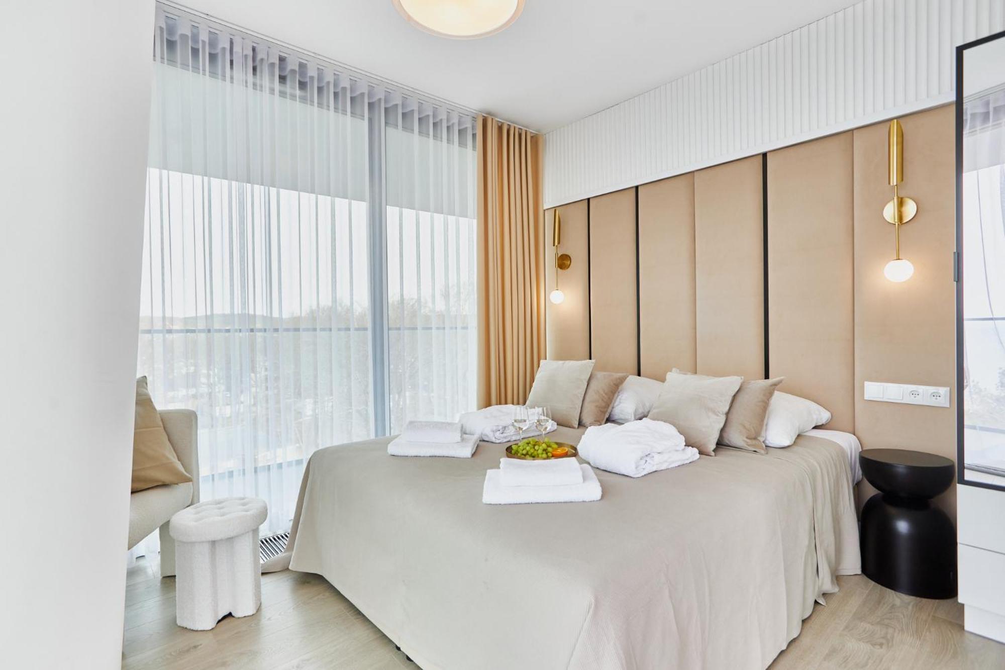 Wave Beachfront Family Apartment Miedzyzdroje Kültér fotó