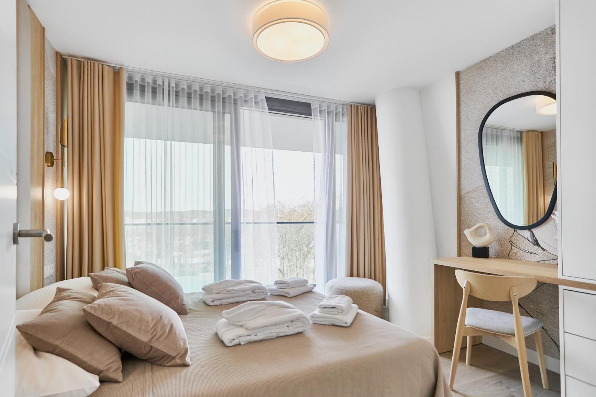 Wave Beachfront Family Apartment Miedzyzdroje Kültér fotó