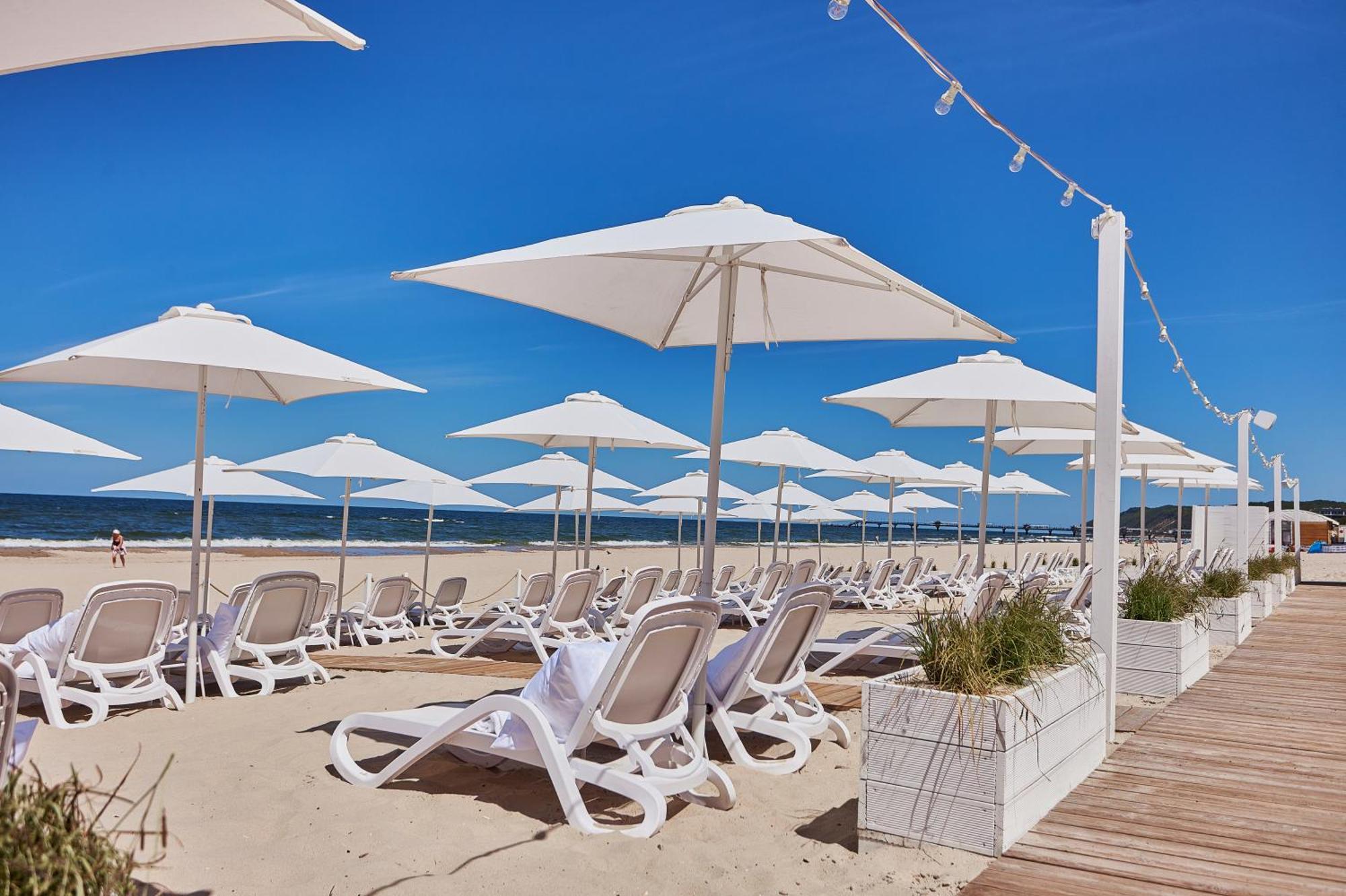 Wave Beachfront Family Apartment Miedzyzdroje Kültér fotó